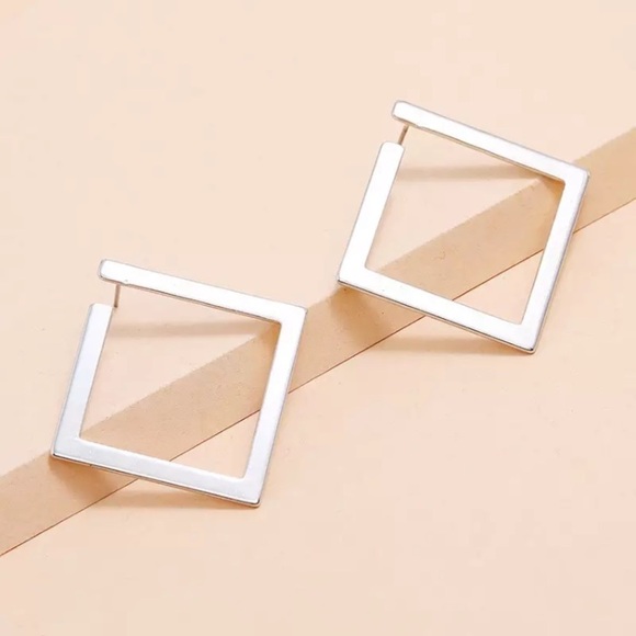 “Inclined” Square Geometric Retro Unique Minimalist Simple Stud Earrings - Picture 9 of 11